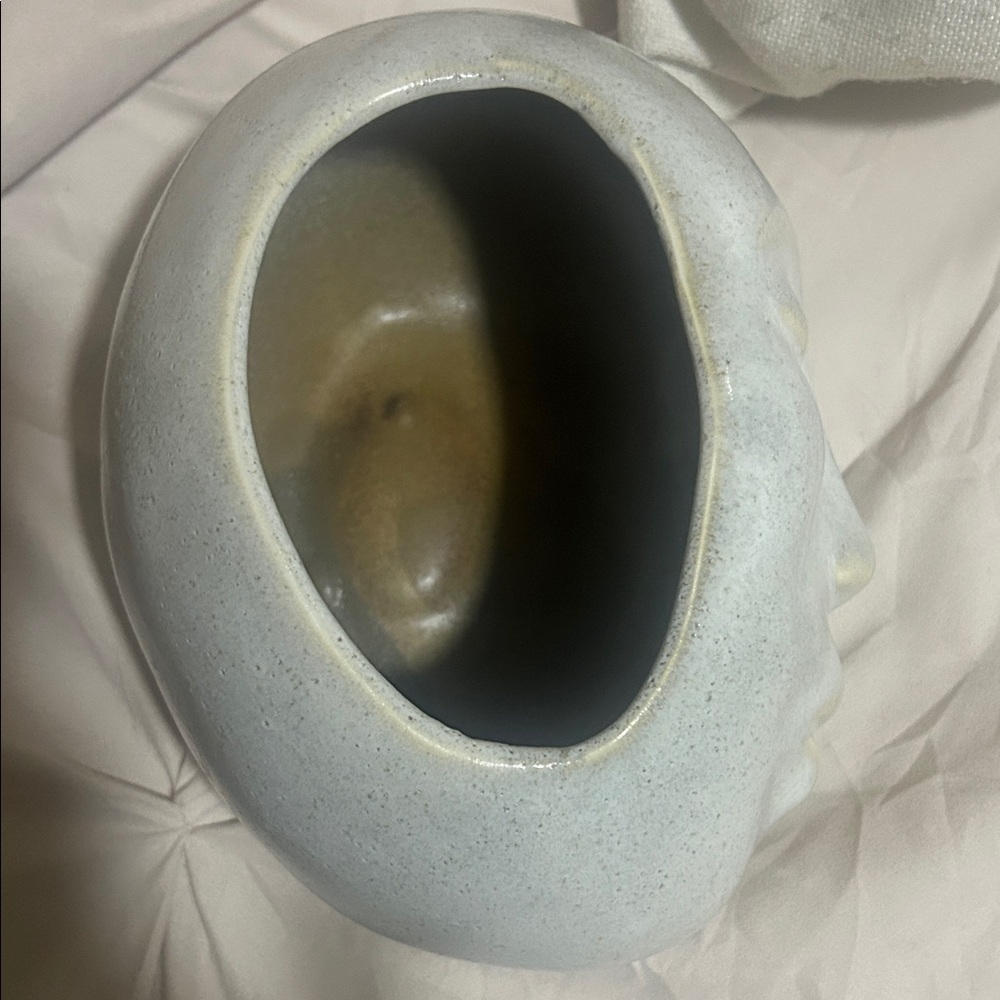 Ceramic Face Sculpture in White planter - Picture 6 of 10
